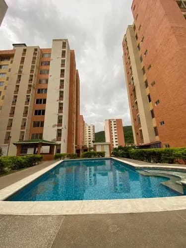 Apartamento En Venta El Rincon Naguanagua Residencia Doral Country. Tiene Agua De Pozo, Caney, Piscina, Parrillera. Cerca De Zona Comercial Con Fácil Acceso A La Autopista Y Vías Principales. Dapo