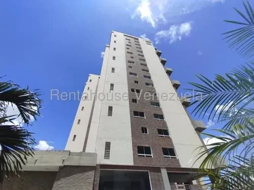 Naudy Escalona & Maribel Morillo Asesores Inmobiliarios De Rentahouse Venden A Estrenar Y Remodelar A Gusto Amplio Apartamento En Zona Este De Barquisimeto 26-18736 Lara