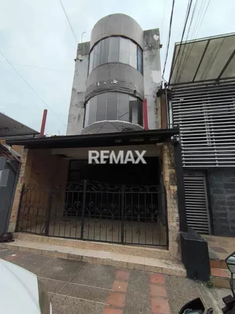 SE ALQUILA LOCAL EN BARRIO OBRERO