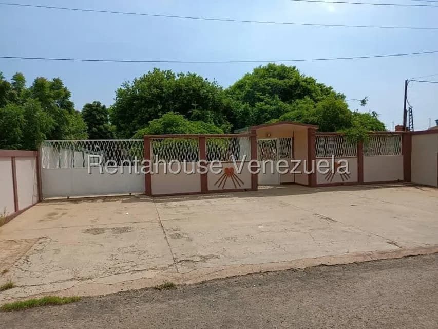 Comercial (Edificio) en Alquiler en Sierra Maestra, Zulia