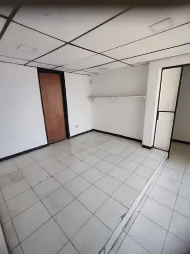 Mr Alquiler Oficina Consultorio 170 M2 Cc Megamercado Flor Amarillo 327934