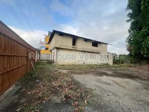 Raíza Suárez Vende 2 6 1 6 7 2 9 Terreno De 856 Mts2 Con Casa En Construcción Para Uso Residencial O Comercial Ubicado Av. Los Horcones Barquisimeto