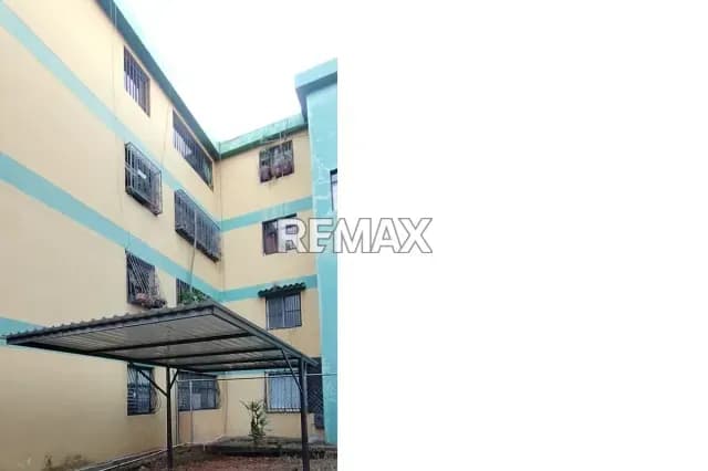 Vendo Apartamento Ubicado en la Unidad Vecinal sector los Criollitos 3er piso