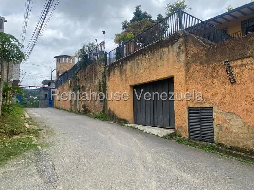 Casa (Multipes Niveles) en Venta en Baruta, Distrito Metropolitano