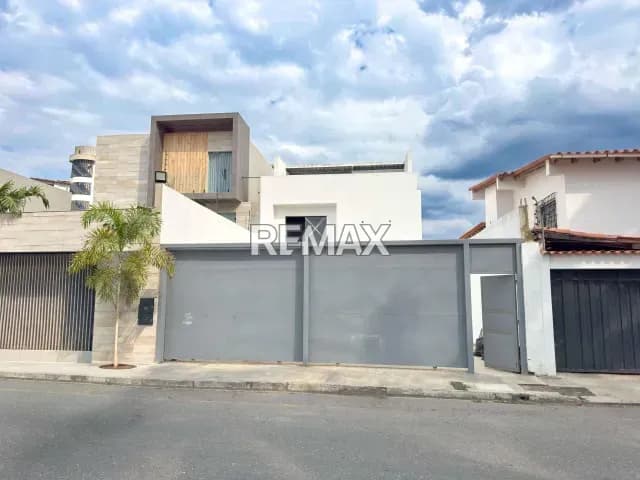 Townhouse en Venta Urbanización El Pedregal Zona Este - Barquisimeto