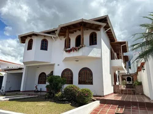 Casa En Venta Urb Valle Arriba Country Club, Av 19 De Abril San Cristóbal Mg292