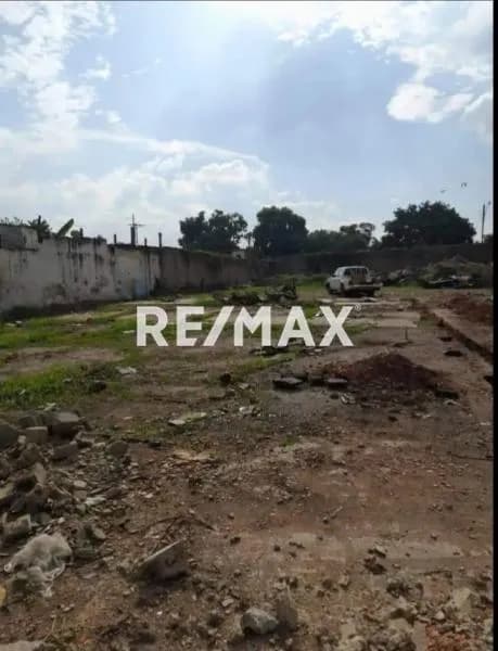 Terreno a pie de calle Av. Fuerzas Armadas