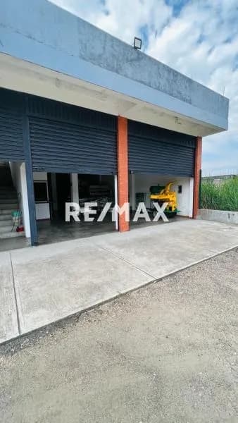 En venta local comercial de 270 mtr2