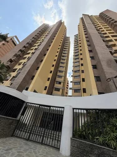 Alquiler Apartamento La Trigaleña Res. Bahía Platinum Planta Baja