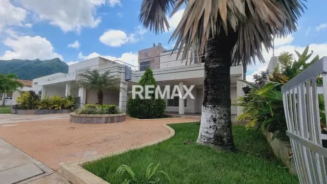 Casa con piscina en Alquiler Urbanización Las Morochas, San Diego