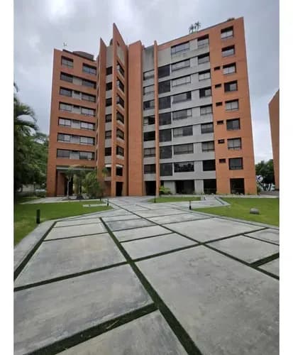 Alquilo Apartamento 280mts 3h+s/5b/estudio Clnas Valle Arriba