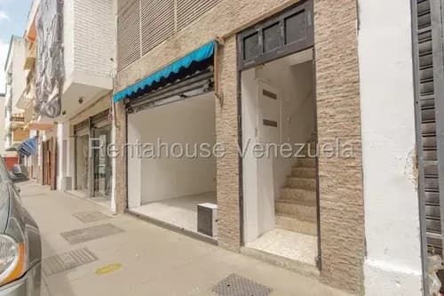 Estupenda Oportunidad En El Corazón De Chacao, Local Comercial En Alquiler A Pie De Calle 255 M2 En Total Distribuiods En Pb, Piso 1 Y Piso 2. Mfl265247