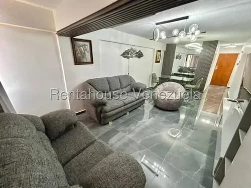 Daniela Linarez Vende Apartamento Moderno Cocina A Estrenar Con Acabados De Lujo, 3 Habitaciones, 2 Baños Con Puertas De Vidrios Templados, Urbanización El Parque De Barquisimeto
