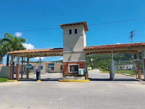 Marydoll Mogollon Vende Bella Casa Semi-amoblada En La Ensenada A Solo 8 Minutos De Barquisimeto-lara