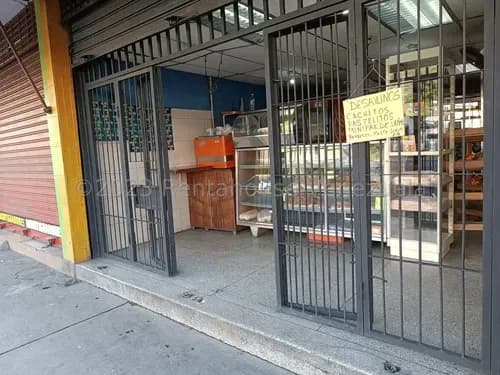 Local En Venta En La Avenida Ayacucho Maracay 25-2947 Irrr
