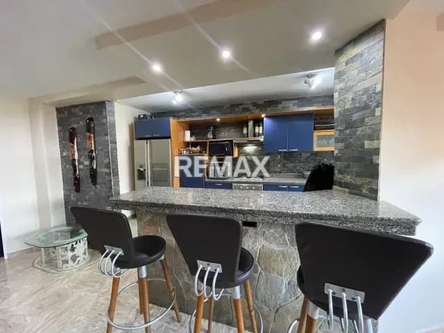 VENDO DE OPORTUNIDAD Apartamento Res. Portal de mañongo FRENTE AL SAMBIL