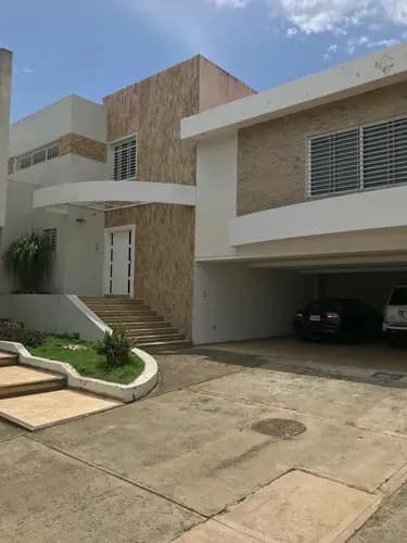 Moderna Y Lujosa Casa En Venta O Alquiler En Puerto Ordaz Urb Chilemex