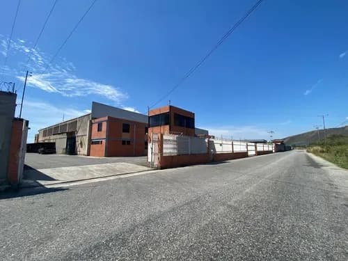 En Venta Galpon Industrial Ubicado En Los Guayos Valencia.