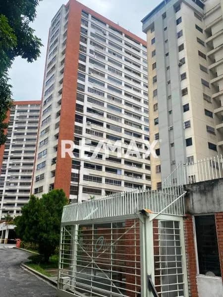 APARTAMENTO EN ALQUILER - URB. LOMAS DEL AVILA