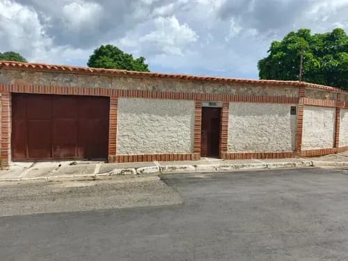 Leandro Araque Inzitu Realtors Vende Casa De Esquina Urbanización Terapió Sector La Cidra Naguana