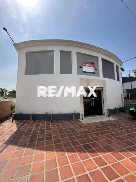 LOCAL CERCA DE LA PLAZA DE LA REPÚBLICA EN VENTA