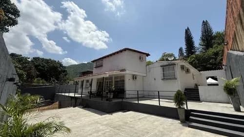 Casa En Venta: Urb. Lomas Del Este Tu Oasis De Lujo