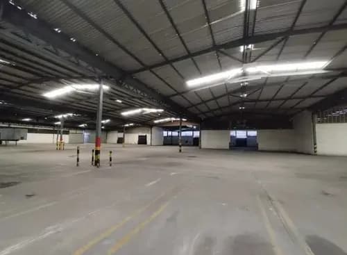Galpón En Venta En Zona Industrial Municipal Norte, 14500m2 Luz Trifásica Y Patio De Maniobras. Hp