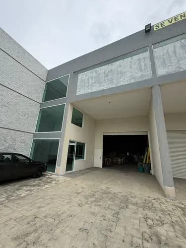 Venta De Galpón Industrial 510m2 Alto Impacto 8.5m Altura Oficinas 3 Niveles San Diego Monteserino Nmatute