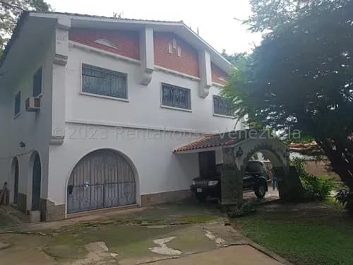 Casa En Venta En El Country Club, Caracas 24-21160 Yf