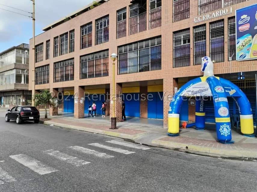 Comercial (Edificio) en Venta en Avenida Bolivar Sur, Carabobo