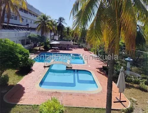 Apartamento Amplio Y Con Terraza A Las Áreas Sociales Y Piscina, 124 M2, 3 H, 2 B, Excelente Ubicación De Revalorizacion. Mas