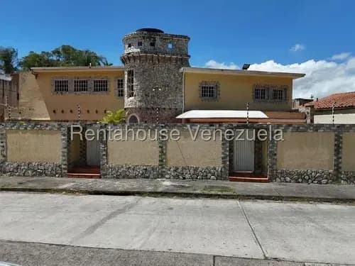 Casa En Venta Las Palmas 26-1567 Mc