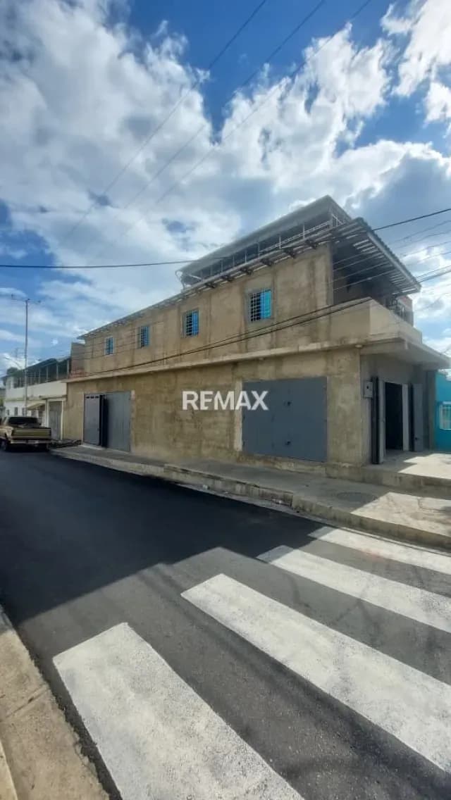 Alquiler de Local en la AV Constitucion