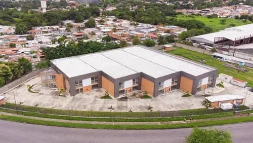 Complejo De Galpones Industriales Y Locales Comerciales Zona Industrial El Recreo Valencia (jjm)