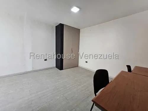 Oficina En Alquiler Cerca De La Av. Independencia Y Av. Rafael Gallardo # 26-15118