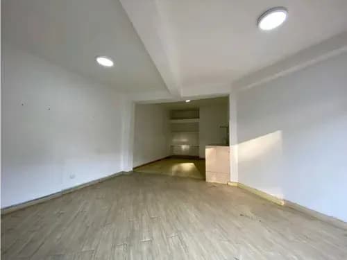 Local En Alquiler En Av. Montes De Oca C/c Av. Rojas Queipo Hv-9778170