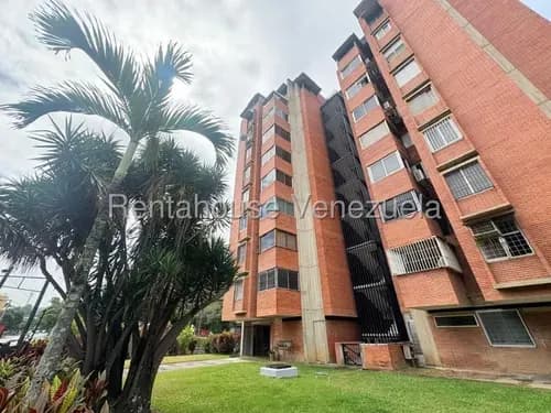 Apartamento Remodelado En Venta, Urb. Santa Sofia