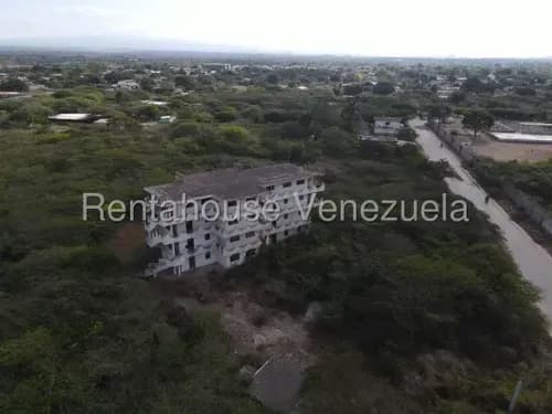 Venta 4 Hectáreas Con Edificio Multifamiliar En Vía Principal El Cuji Barquisimeto,lara Rc
