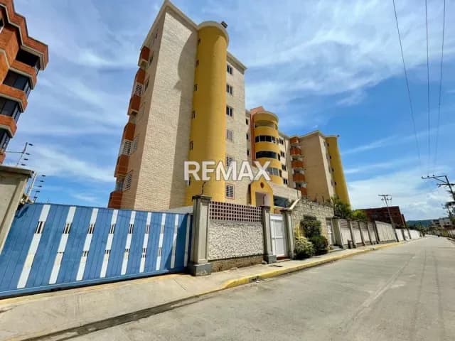 En Venta Apartamento en Conjunto Residencial Punta de Playa, Chichiriviche