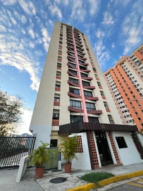 APARTAMENTO EN VENTA RESIDENCIAS LOMA DE LOS MANGOS TORRE 4