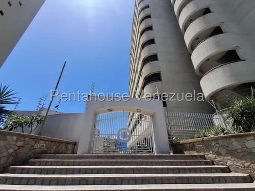 Ca Vende Apartamento En La Av Bolivar, A Pasos De La Playa El Bayside, Playa La Caracola Y Centro Comercial La Vela.