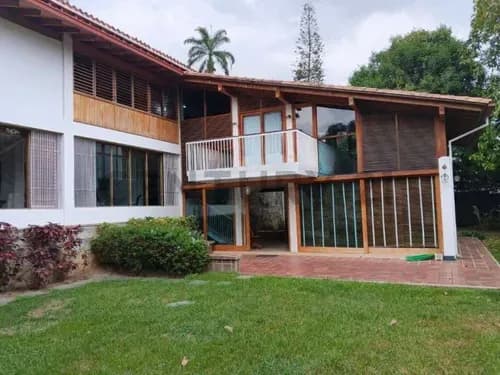 Urb. Alta Florida Casa En Venta