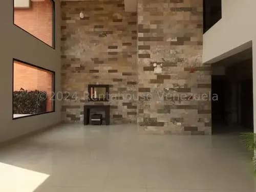 Apartamento En Venta Barquisimeto Zona Este Codigo 2 5 4 5 7 4 Mildred Bienvenidos Al Triángulo Del Este, El Corazón De La Exclusividad Cuenta Con Un Pozo De Agua Propio,planta Eléctrica Que Abarc