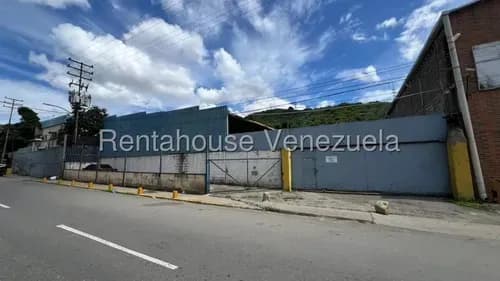 Yb Se Vende Amplio Terreno En La Yaguara #26-7608