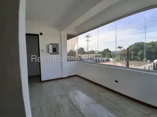 Yoger Camargo Alquila Local Comercial En Cabudare, Ideal Para Academias, Consultorios, Cód. 26-7894