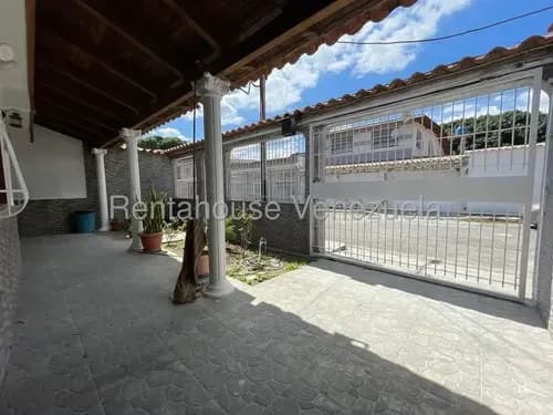 Casa En Venta En La Victoria Edo Aragua, Zona Centro. Ljsa 26-11429