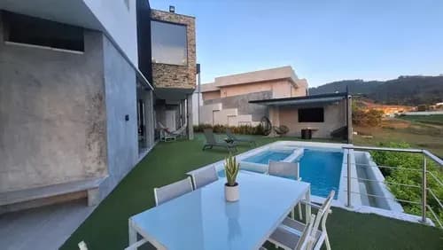 M/p- 311075 En Venta Impecable Casa Ubicada En Lomas Del Country Guataparo