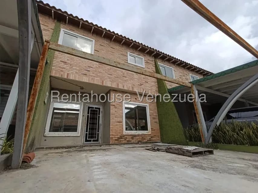 Townhouse (Duplex) en Venta en Karol Home II, Aragua