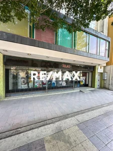 Edificio de 5 pisos en Venta Casco central
