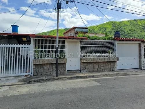 Se Vende Comoda Casa Con Planta Electrica Total Conectado A Pozo Vigilancia Urb La Fuente 26-2731 Miriam